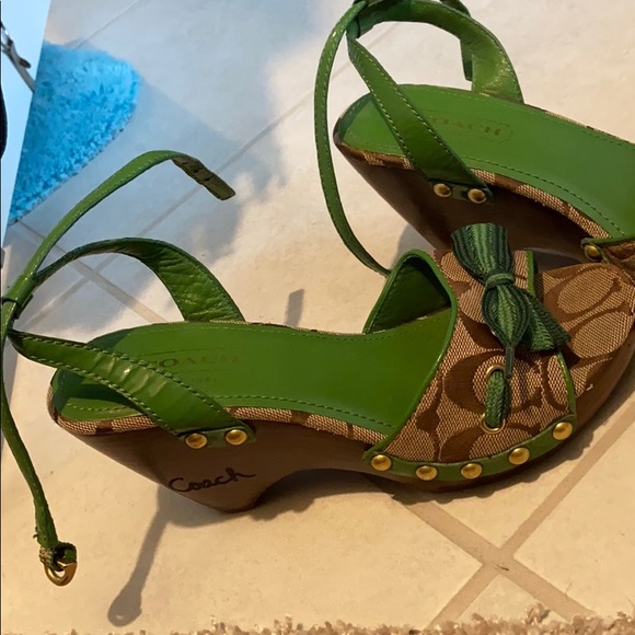 Coach wedges size 51/2 - Picture 2 of 3